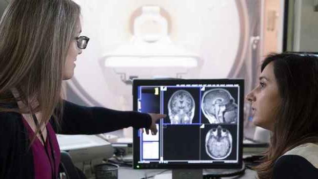 Researchers look at MRI brain scans
