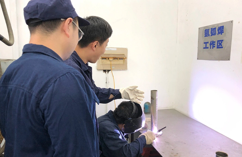 【师带徒活动】&ldquo;师带徒促成长 凝聚企业正能量&rdquo;系列报道之网上澳门皇冠赌场b877六厂&ldquo;师带徒&rdquo;活动